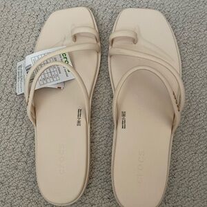 CROCS Miami Toe Loop Sandals